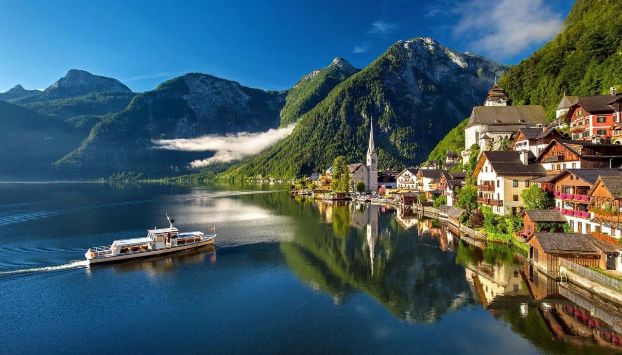 Haus Am Hof - 15Th Century House At The Lake, Near The Marketplace, With A Balcony Hallstatt Buitenkant foto