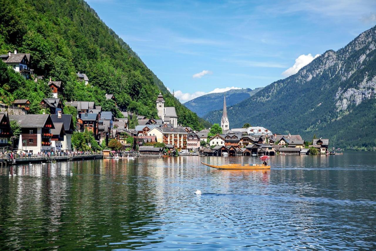 Haus Am Hof - 15Th Century House At The Lake, Near The Marketplace, With A Balcony Hallstatt Buitenkant foto