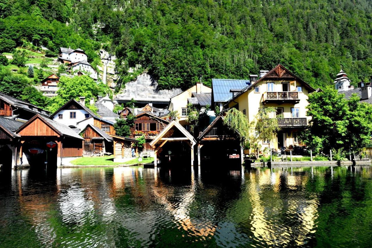 Haus Am Hof - 15Th Century House At The Lake, Near The Marketplace, With A Balcony Hallstatt Buitenkant foto